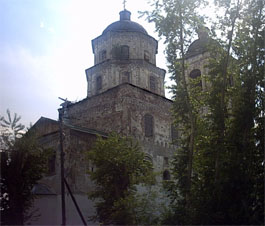 Церковь вблизи усадьбы