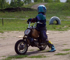 Юная гонщица